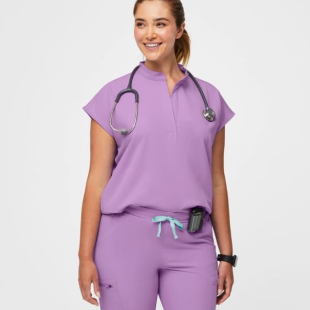 FIGS Scrub Lilac size S